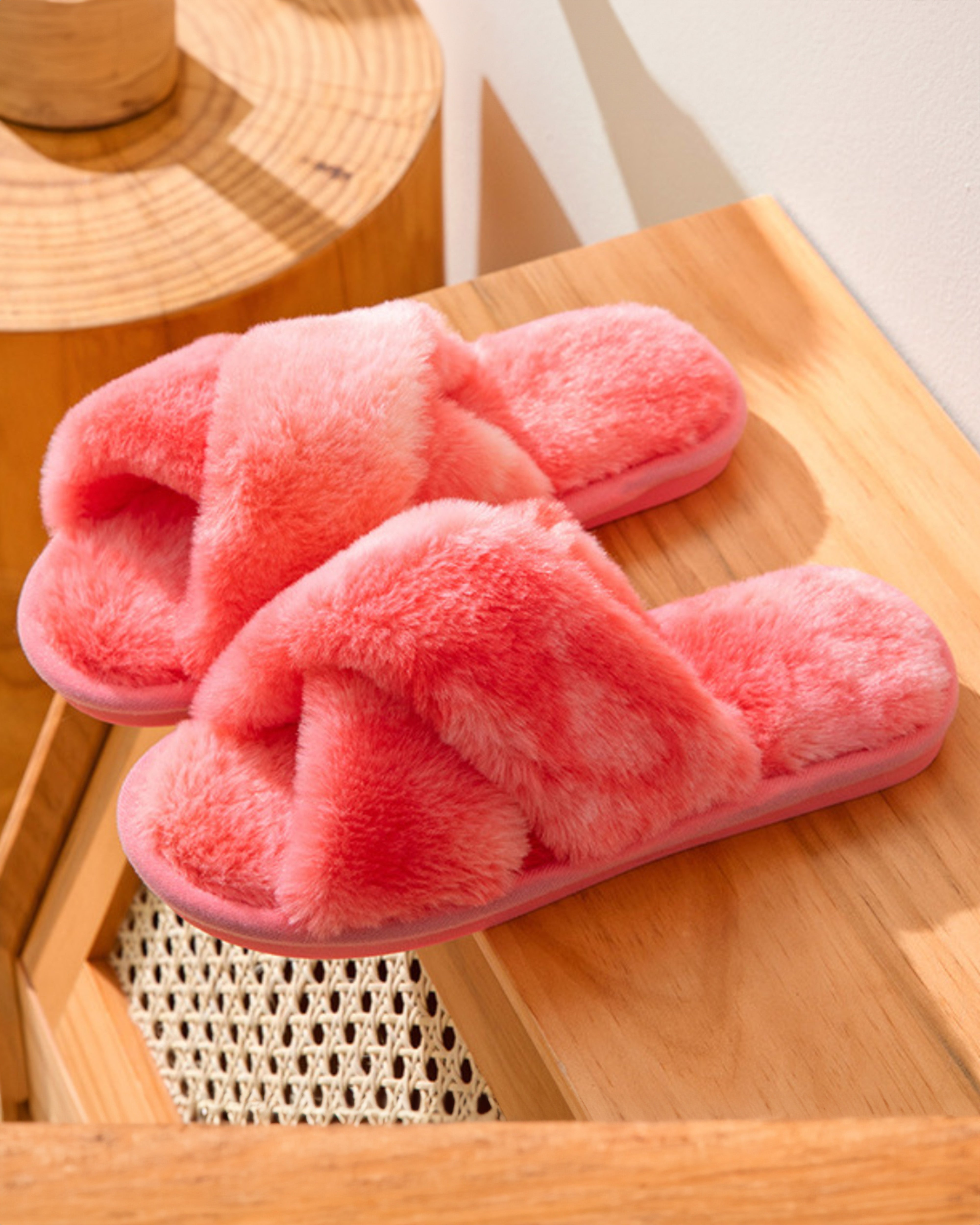 Roze fluffy slippers on sale